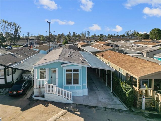 7652 Garfield Avenue 33, Huntington Beach, CA 92648