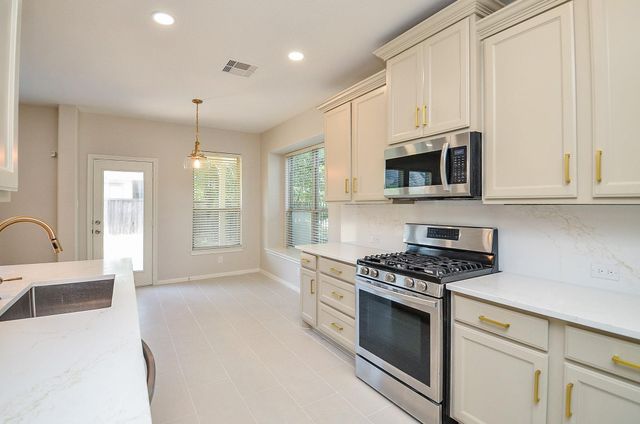 35 S Marshside Place, Spring, TX 77389