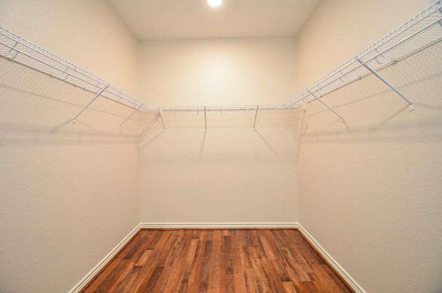 35 S Marshside Place, Spring, TX 77389