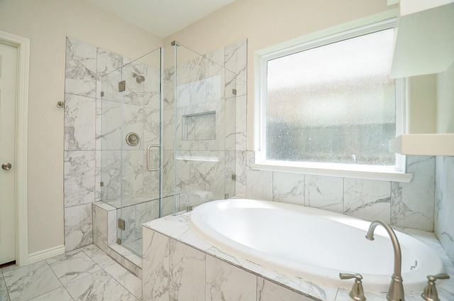35 S Marshside Place, Spring, TX 77389