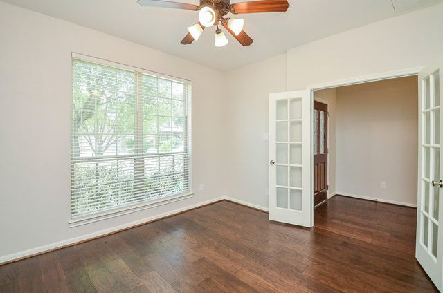 35 S Marshside Place, Spring, TX 77389