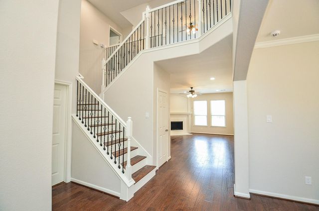 35 S Marshside Place, Spring, TX 77389