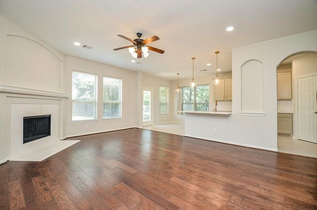 35 S Marshside Place, Spring, TX 77389