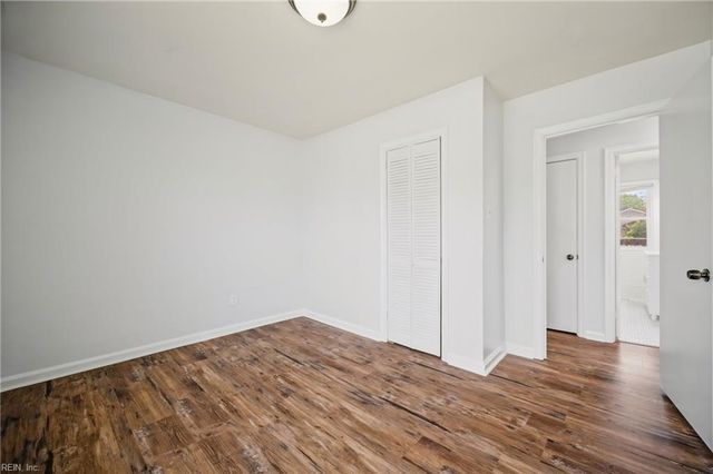 18 Reynolds DR, Hampton, VA 23664