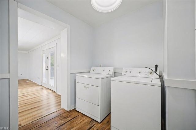 18 Reynolds DR, Hampton, VA 23664