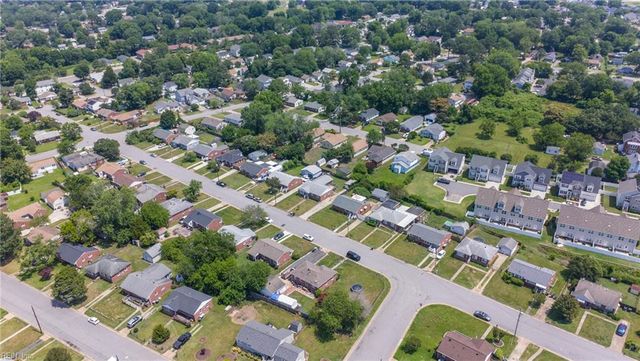 18 Reynolds DR, Hampton, VA 23664
