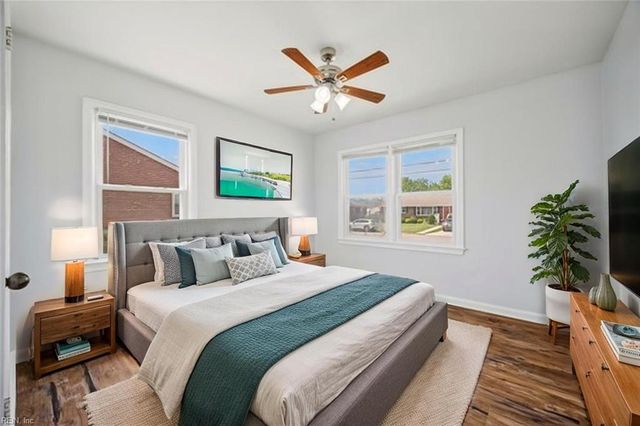 18 Reynolds DR, Hampton, VA 23664