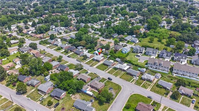 18 Reynolds DR, Hampton, VA 23664