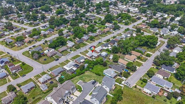 18 Reynolds DR, Hampton, VA 23664