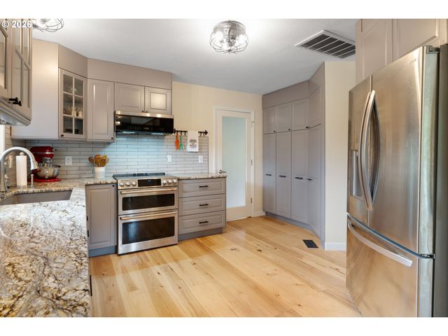 20 Sw 143RD Ave, Beaverton, OR 97006