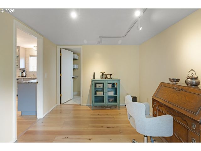 20 Sw 143RD Ave, Beaverton, OR 97006