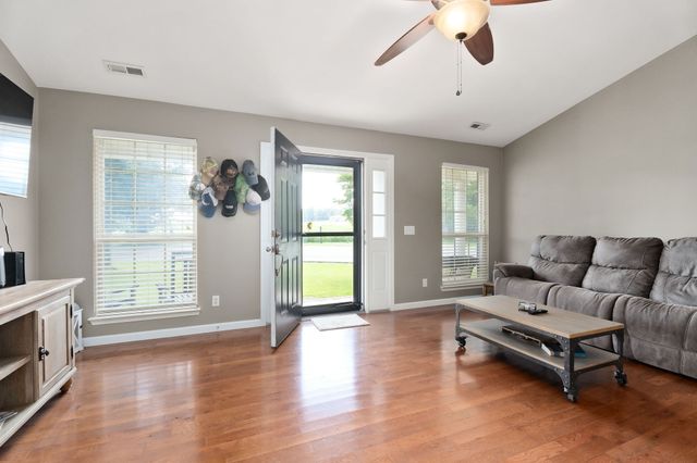 143 Old Qualls Rd, Cookeville, TN 38506