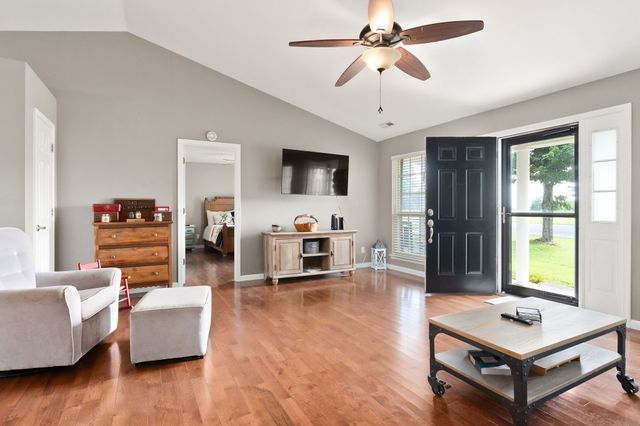 143 Old Qualls Rd, Cookeville, TN 38506