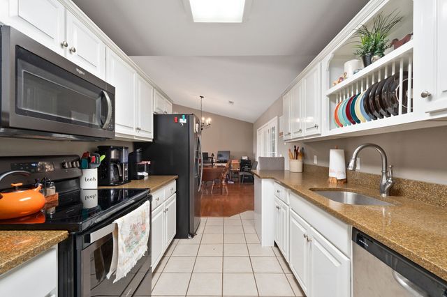 143 Old Qualls Rd, Cookeville, TN 38506