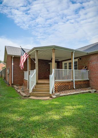 143 Old Qualls Rd, Cookeville, TN 38506