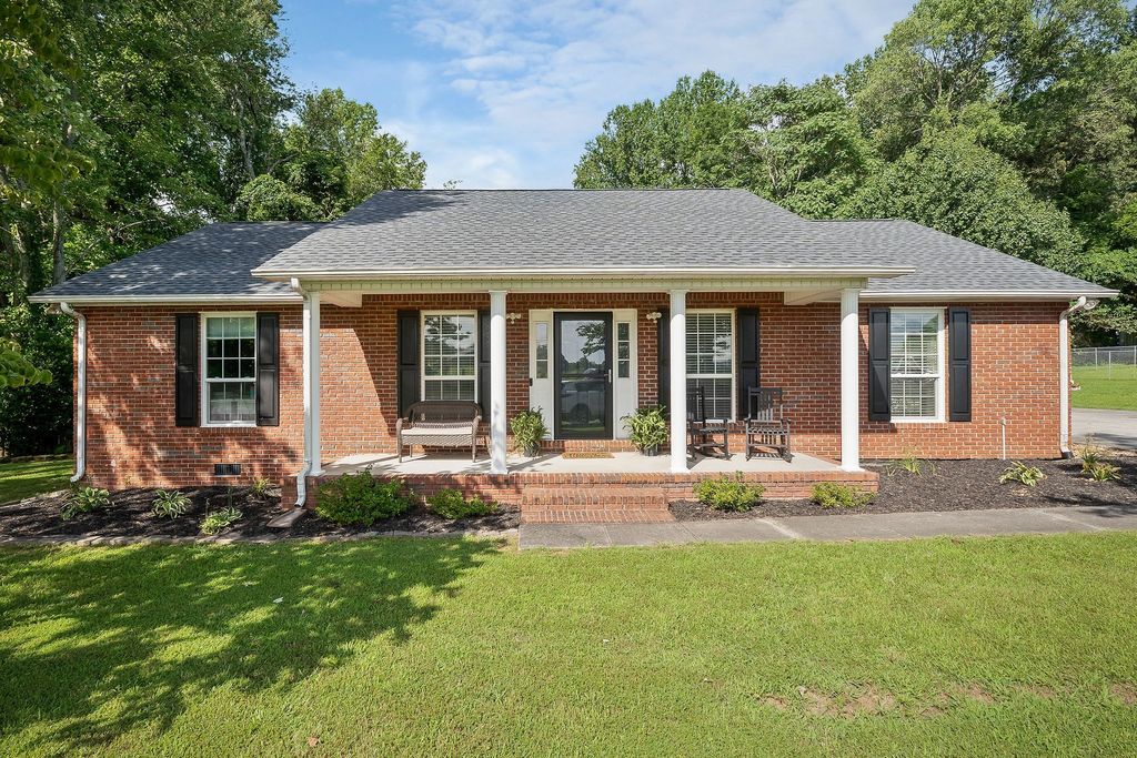 143 Old Qualls Rd, Cookeville, TN 38506