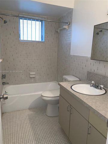 2612 Johnson St 4, Hollywood, FL 33020