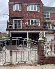 62-60 71 Street 3, Middle Village, NY 11379