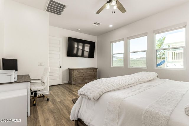 35562 N GEMSTONE Way, San Tan Valley, AZ 85144