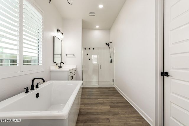 35562 N GEMSTONE Way, San Tan Valley, AZ 85144