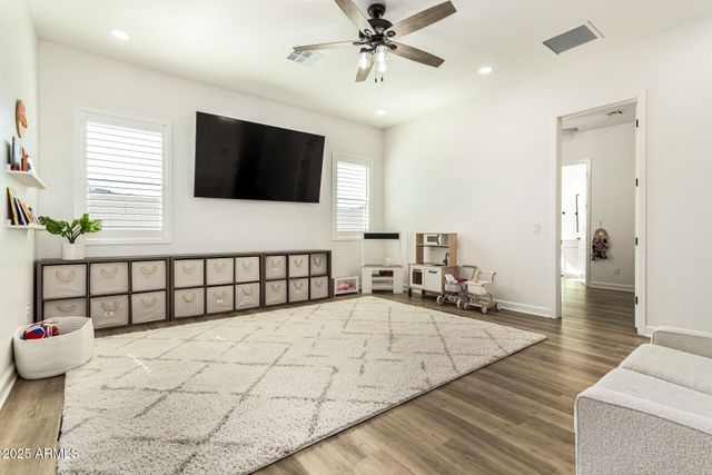 35562 N GEMSTONE Way, San Tan Valley, AZ 85144