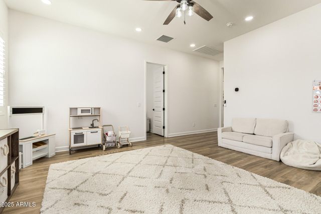 35562 N GEMSTONE Way, San Tan Valley, AZ 85144