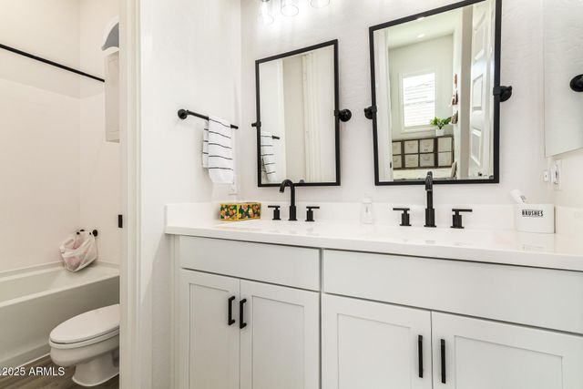 35562 N GEMSTONE Way, San Tan Valley, AZ 85144