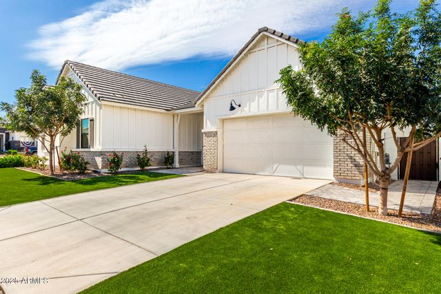 35562 N GEMSTONE Way, San Tan Valley, AZ 85144