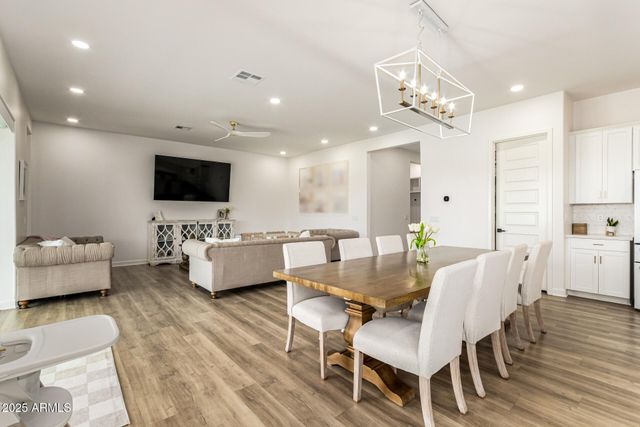 35562 N GEMSTONE Way, San Tan Valley, AZ 85144