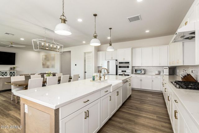 35562 N GEMSTONE Way, San Tan Valley, AZ 85144