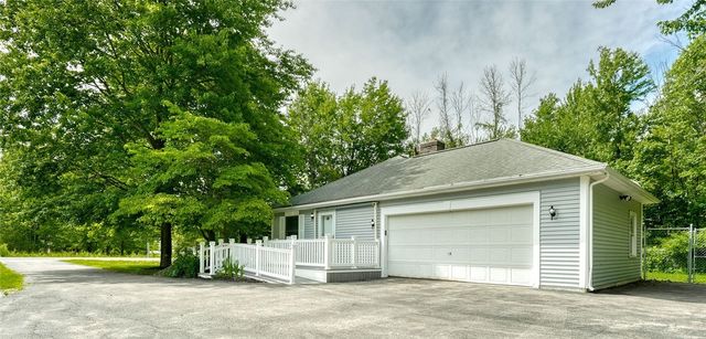 6578 Lakeside Road, Ontario, NY 14519