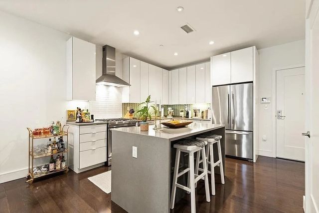 2 West 6th St. 303, Boston, MA 02127