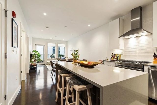 2 West 6th St. 303, Boston, MA 02127