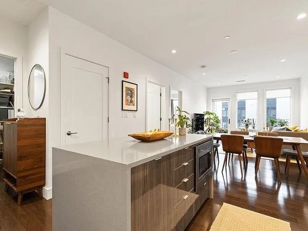 2 West 6th St. 303, Boston, MA 02127