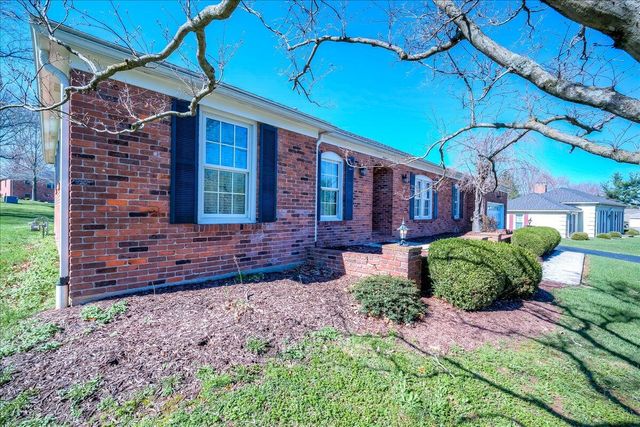 16 Whitebridge Lane, Frankfort, KY 40601