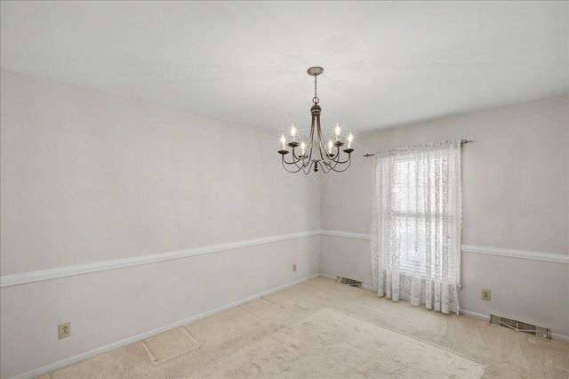 16 Whitebridge Lane, Frankfort, KY 40601