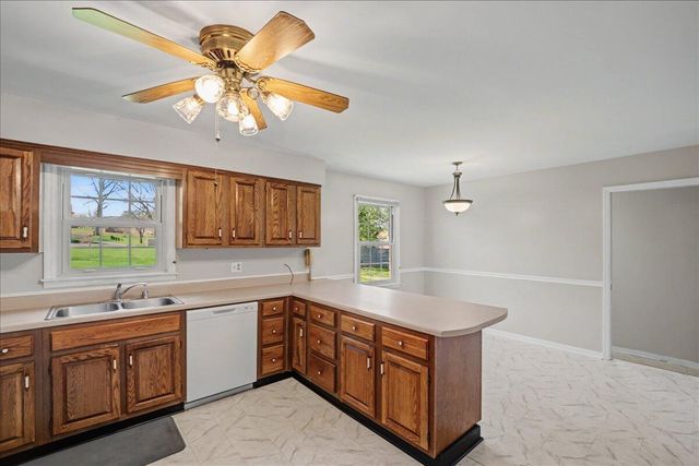 16 Whitebridge Lane, Frankfort, KY 40601