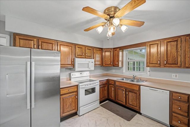 16 Whitebridge Lane, Frankfort, KY 40601