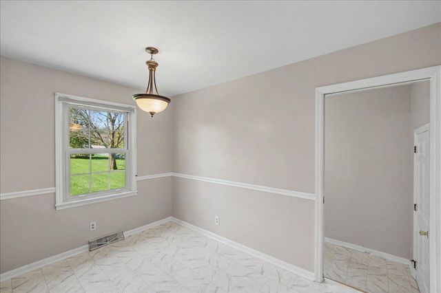 16 Whitebridge Lane, Frankfort, KY 40601