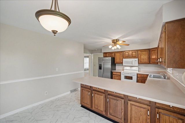 16 Whitebridge Lane, Frankfort, KY 40601