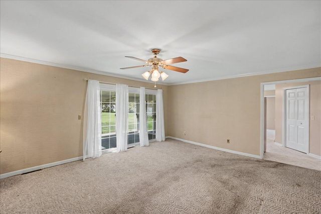 16 Whitebridge Lane, Frankfort, KY 40601