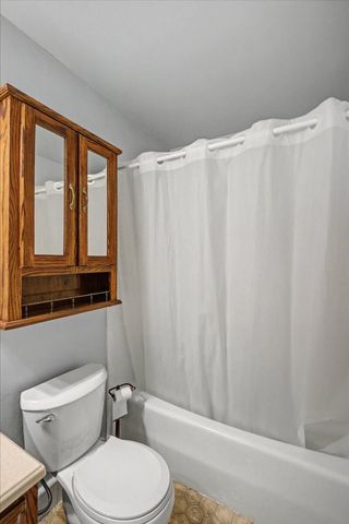 16 Whitebridge Lane, Frankfort, KY 40601