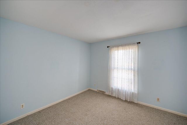 16 Whitebridge Lane, Frankfort, KY 40601