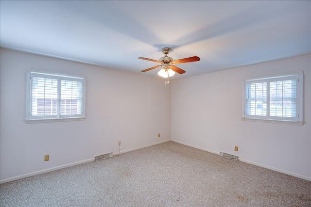 16 Whitebridge Lane, Frankfort, KY 40601