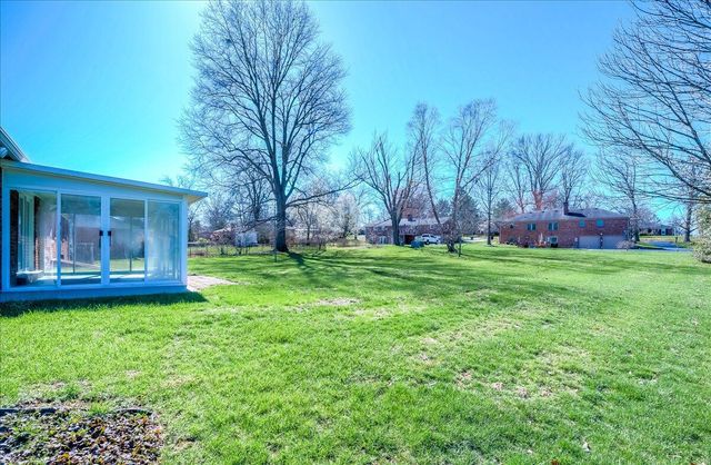 16 Whitebridge Lane, Frankfort, KY 40601