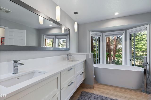 60643 Thunderbird Court, Bend, OR 97702
