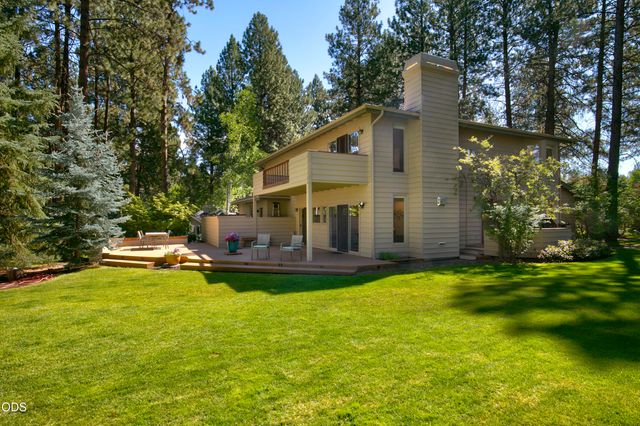 60643 Thunderbird Court, Bend, OR 97702