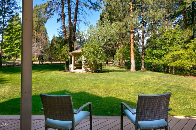 60643 Thunderbird Court, Bend, OR 97702