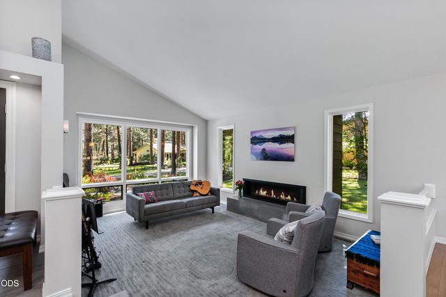 60643 Thunderbird Court, Bend, OR 97702
