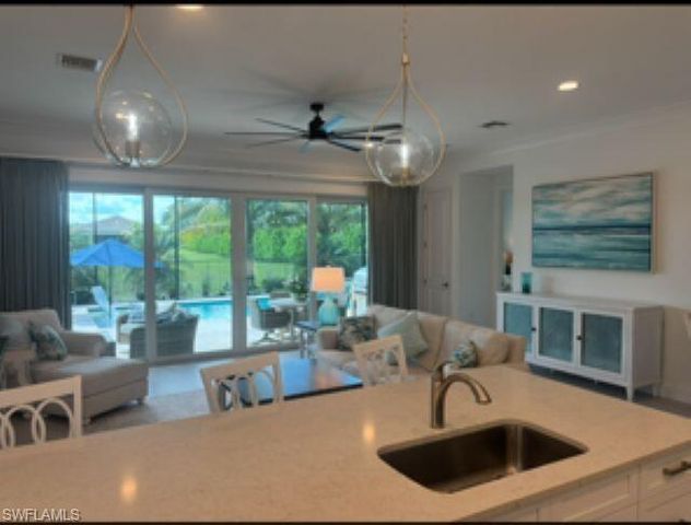 11555 Jacaranda DR, Naples, FL 34120